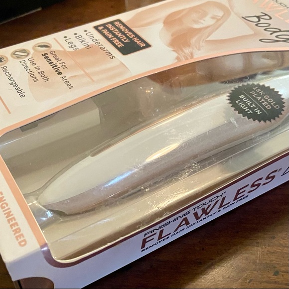 Finishing Touch Flawless body Rechargeable Shaver - Picture 6 of 6